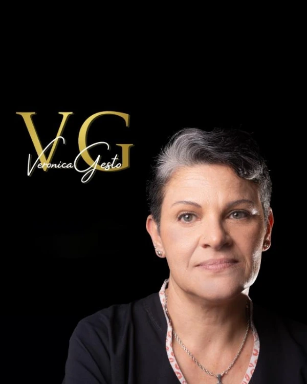 Verónica Gesto — Cosmiatra y formadora